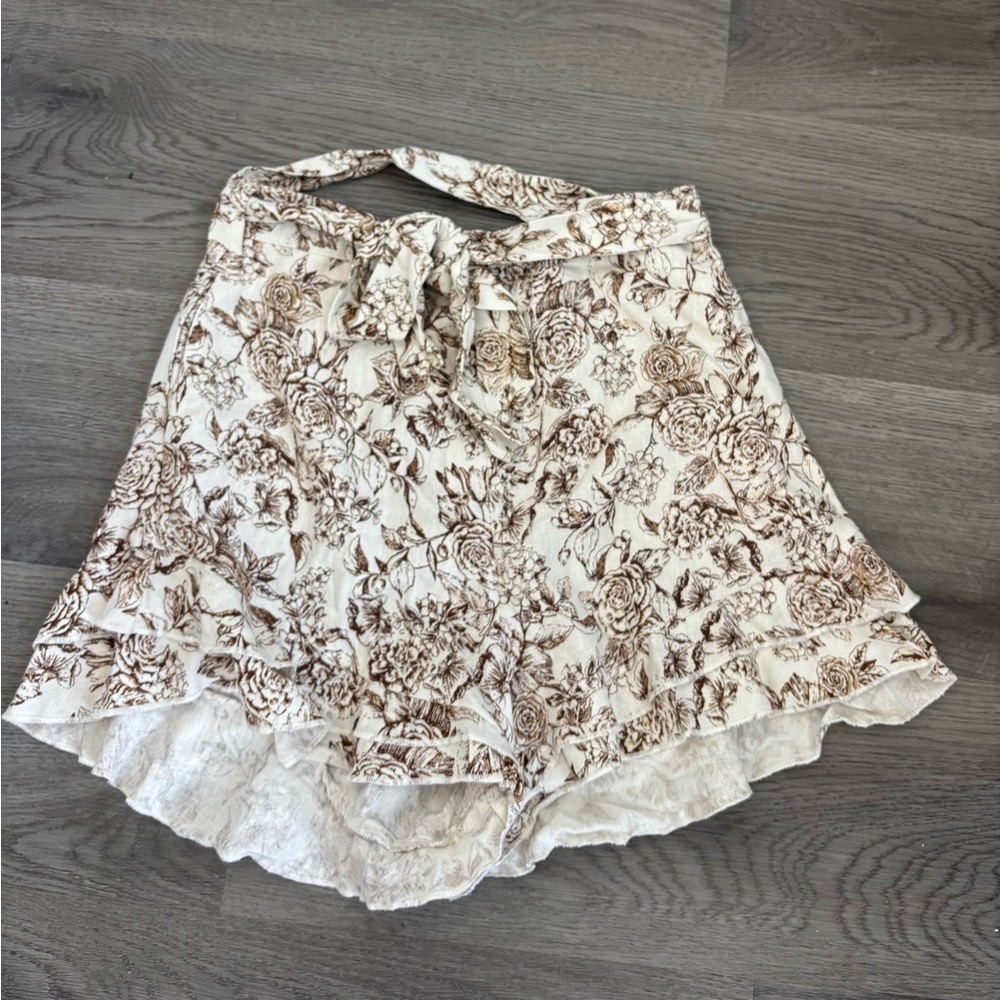 Francesca's Collections White and Brown Floral Top
